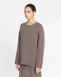 Hot Cape sweater with a cat pin Women Knitwear