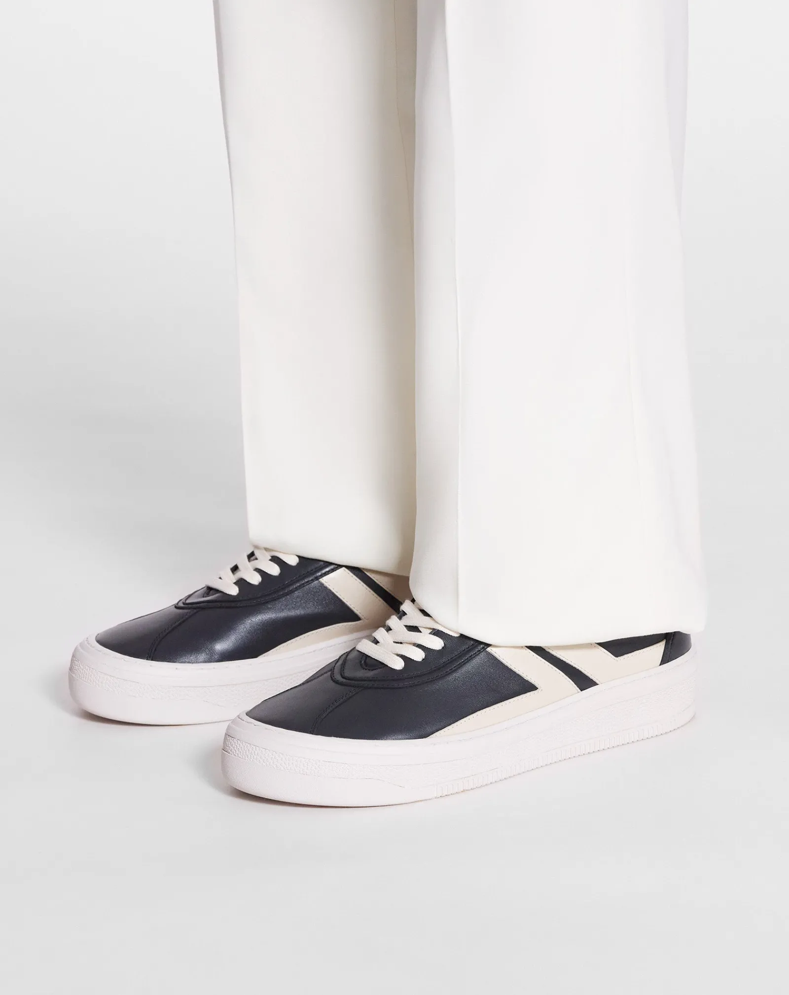 Discount x future leather cash sneakers for women Women Sneakers
